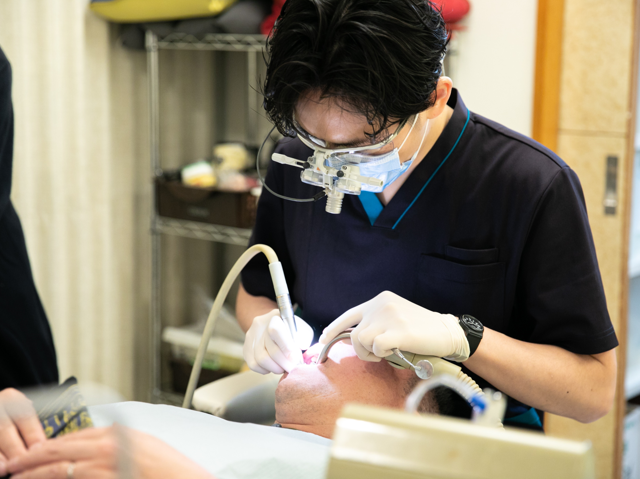 本田歯科医院様_Dr診療中